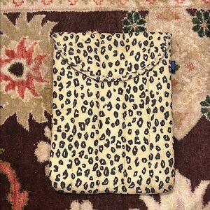 BAGGU Leopard Print Laptop Sleeve